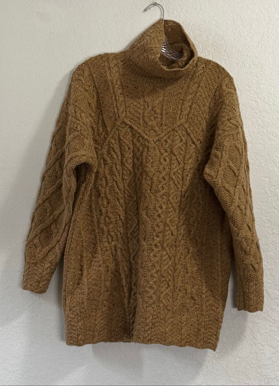 Laura Ashley Wilfred cable knit turtleneck sweater 100%  wool tan brown beige L